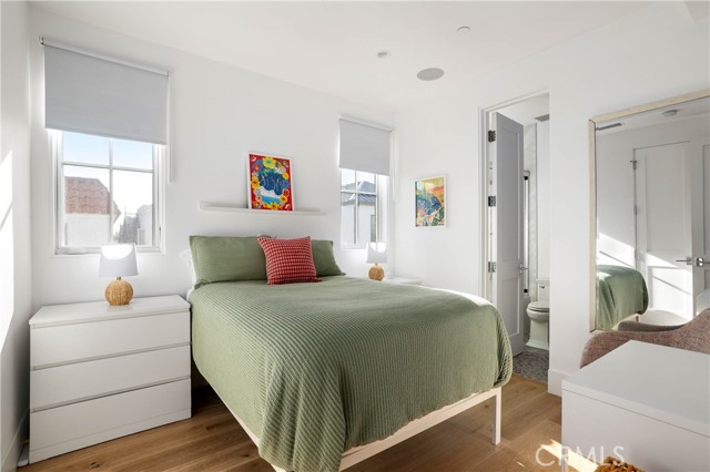 Detail Gallery Image 44 of 65 For 400 40th Street, Newport Beach,  CA 92663 - 7 Beds | 6/2 Baths