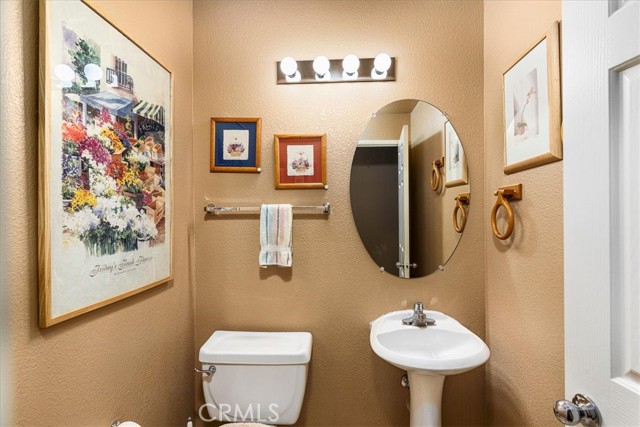 Detail Gallery Image 14 of 53 For 19 Corte Lateuza, Lake Elsinore,  CA 92532 - 3 Beds | 2/1 Baths