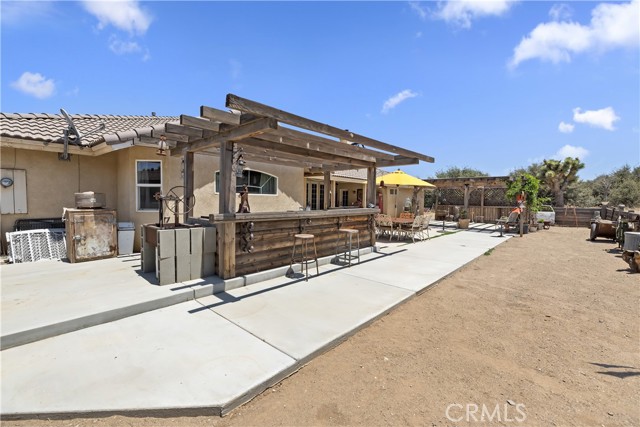 8328 Chateau Road, Phelan CA: https://media.crmls.org/medias/c4088a98-c104-4cfc-a481-6d77132eadd2.jpg