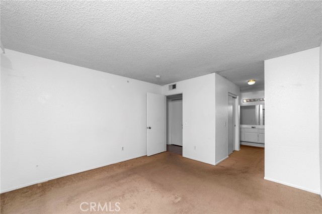 202 Evergreen Court, Azusa CA: https://media.crmls.org/medias/c4089caf-0bbe-49c5-9d2c-9da54992841a.jpg