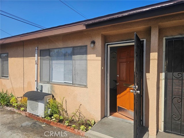 1214 E Broadway, Glendale CA: https://media.crmls.org/medias/c4097db2-ce11-41ac-b2b8-1409e8580cd0.jpg