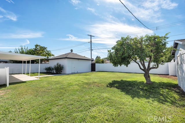 8547 Tampa Avenue, Northridge CA: https://media.crmls.org/medias/c40a64eb-e826-47fa-bc90-81f7f55e4129.jpg