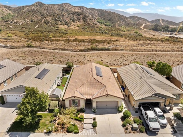3937 Scarlet Oak Court, San Bernardino CA: https://media.crmls.org/medias/c40c113b-0a4f-46c3-82fc-cced8eb8ee7a.jpg