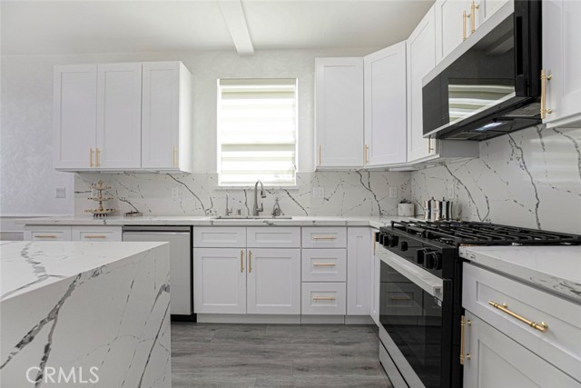 Detail Gallery Image 7 of 52 For 9124 N Nilo Ln, Panorama City,  CA 91402 - 4 Beds | 3/1 Baths