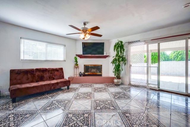 Detail Gallery Image 13 of 29 For 301 W Easton St, Rialto,  CA 92376 - 3 Beds | 2 Baths