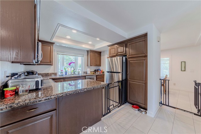 Detail Gallery Image 9 of 49 For 5855 via Sonora #39,  Yorba Linda,  CA 92887 - 3 Beds | 2/1 Baths