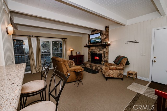 Detail Gallery Image 3 of 27 For 195 Rockledge, Lake Arrowhead,  CA 92352 - 2 Beds | 2 Baths