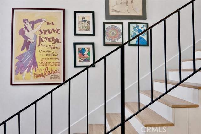 Detail Gallery Image 17 of 25 For 4709 Dunman, Woodland Hills,  CA 91364 - 5 Beds | 3 Baths