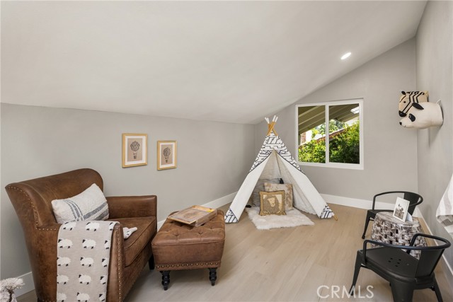 4052 Escudero, Irvine CA: https://media.crmls.org/medias/c40e8fad-d64f-40ca-8026-13e436e05fe7.jpg