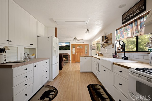 Detail Gallery Image 5 of 44 For 26249 Cedar Ln, Twin Peaks,  CA 92391 - 4 Beds | 3 Baths