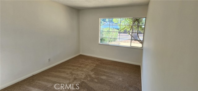 5853 Keokuk Avenue, Woodland Hills CA: https://media.crmls.org/medias/c40f79b6-312f-4524-8dd1-6d16703f6fb2.jpg