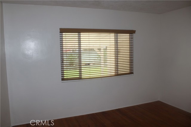 Detail Gallery Image 4 of 6 For 4032 Le Sage, Lynwood,  CA 90262 - 2 Beds | 2 Baths
