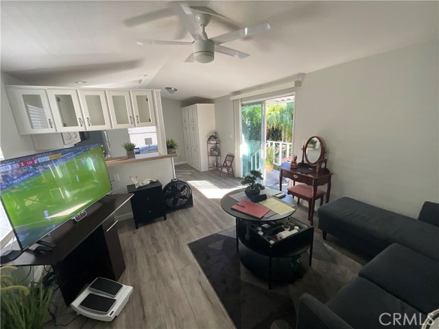 Detail Gallery Image 13 of 13 For 2060 Newport Blvd, Costa Mesa,  CA 92627 - 1 Beds | 1 Baths