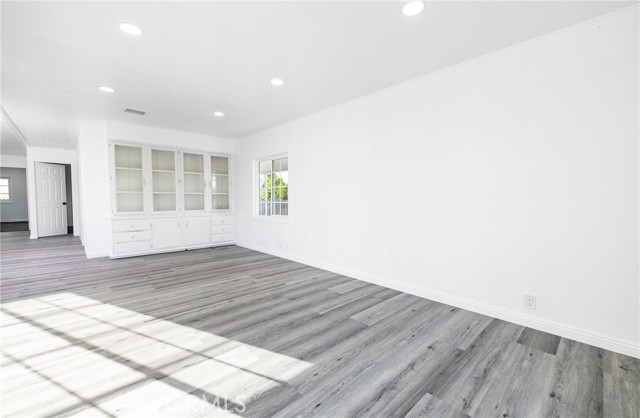 21100 State Street, San Jacinto CA: https://media.crmls.org/medias/c4124335-76bf-45d6-88e9-5c982f671b73.jpg