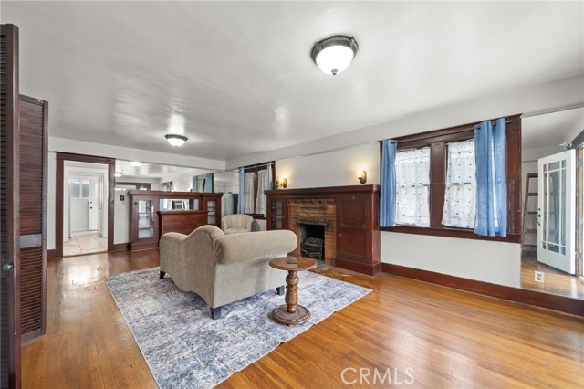 Detail Gallery Image 5 of 23 For 310 North Pacific Coast Highway, Redondo Beach,  CA 90277 - 2 Beds | 1 Baths