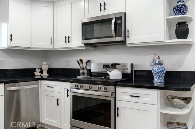 Detail Gallery Image 17 of 39 For 329 E Lanzit, Los Angeles,  CA 90061 - 3 Beds | 2 Baths