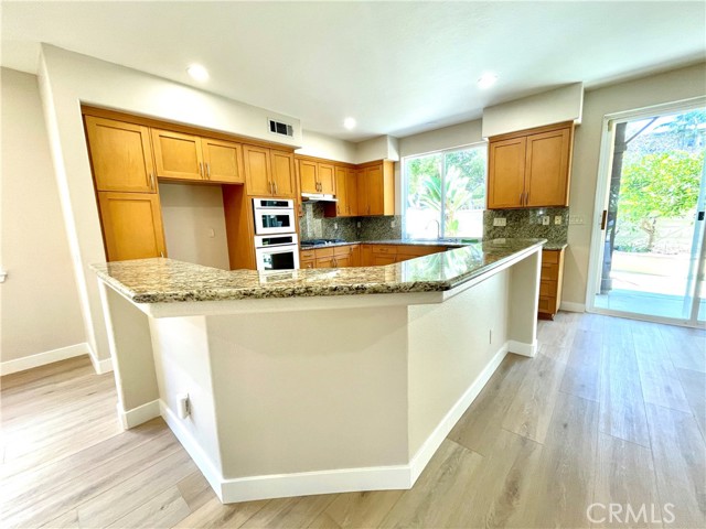 9 Bel Flora Court, Aliso Viejo CA: https://media.crmls.org/medias/c41463f8-5a67-4314-97b2-e58c33ab947e.jpg
