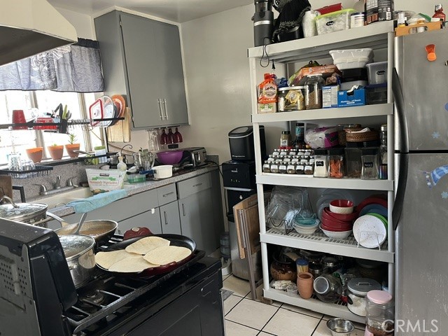 201 W Raymond Street, Compton CA: https://media.crmls.org/medias/c4148191-44d9-4db0-a9df-c1da2bb0ad51.jpg