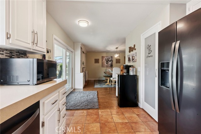 Detail Gallery Image 17 of 39 For 1355 Knoll Dr, Oceanside,  CA 92054 - 4 Beds | 3 Baths