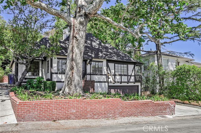 3975 Van Noord Avenue, Studio City CA: https://media.crmls.org/medias/c414a4df-f986-4373-a9ca-f2a60c52cf66.jpg