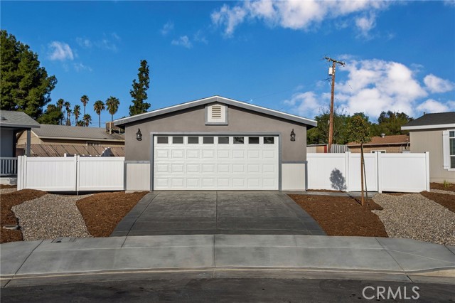 Detail Gallery Image 1 of 38 For 738 Larissa Ct, Perris,  CA 92570 - 3 Beds | 2 Baths