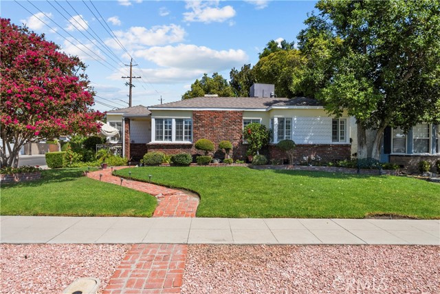 1844 N Fairview