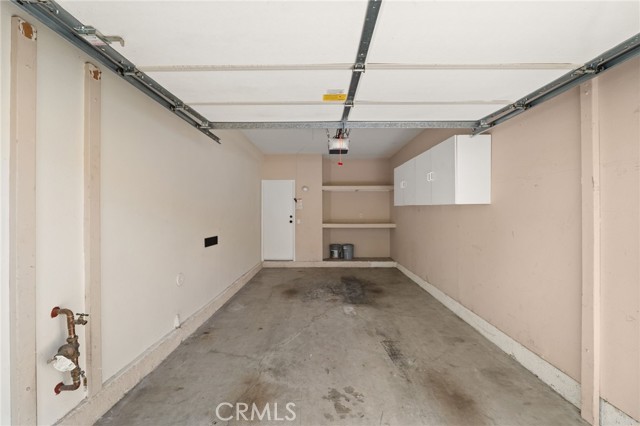 Image 26 of 35 For 8215 White Oak  19