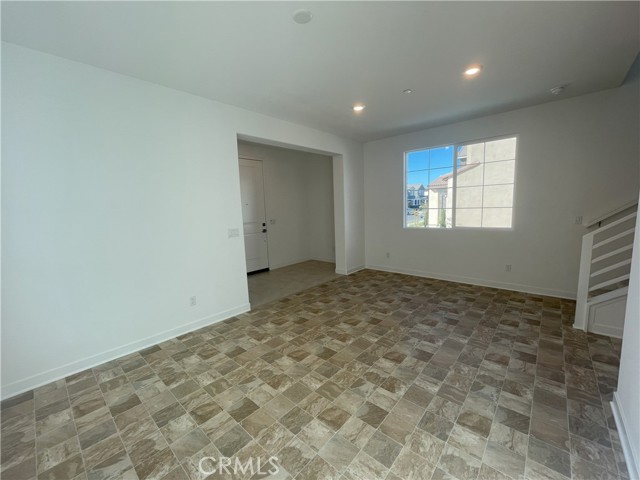 Detail Gallery Image 7 of 21 For 2591 Pheasant Way, Ontario,  CA 91761 - 4 Beds | 2/1 Baths