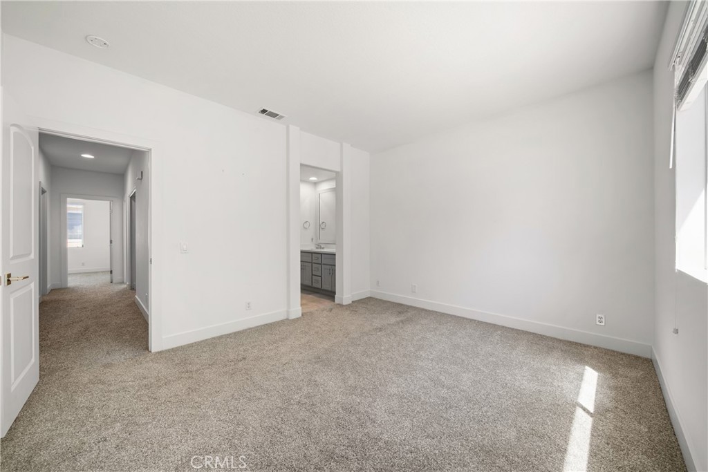 MLS #OC25160975 image #19