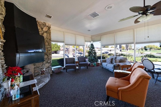 1561 Sandlewood Drive, Hemet CA: https://media.crmls.org/medias/c418579b-efd9-4396-bc38-643f23dde7b9.jpg