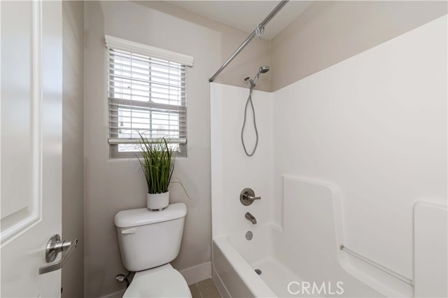 Detail Gallery Image 18 of 23 For 607 N Walnut St a,  La Habra,  CA 90631 - 3 Beds | 2/1 Baths