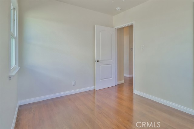 Detail Gallery Image 21 of 41 For 3411 W Chandler Bld, Burbank,  CA 91505 - 3 Beds | 1/1 Baths