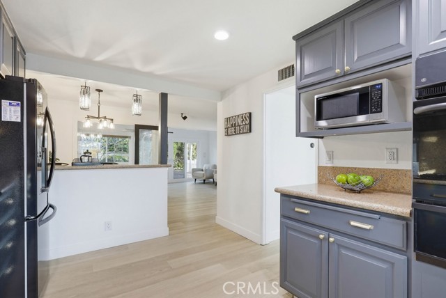 Detail Gallery Image 19 of 66 For 10232 Hialeah, Cypress,  CA 90630 - 5 Beds | 2/1 Baths