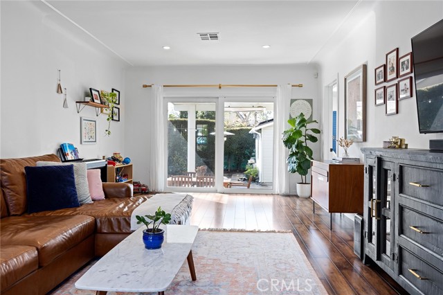 Detail Gallery Image 3 of 20 For 17430 Tulsa St, Granada Hills,  CA 91344 - 3 Beds | 2 Baths