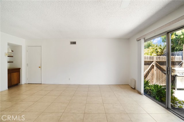 152 East Avenida De Los Arboles photo 8