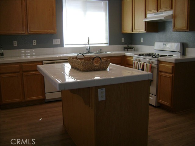 31559 Umbria Lane, Winchester CA: https://media.crmls.org/medias/c41a3aec-b5c7-4b54-b77d-5e5ec835c997.jpg