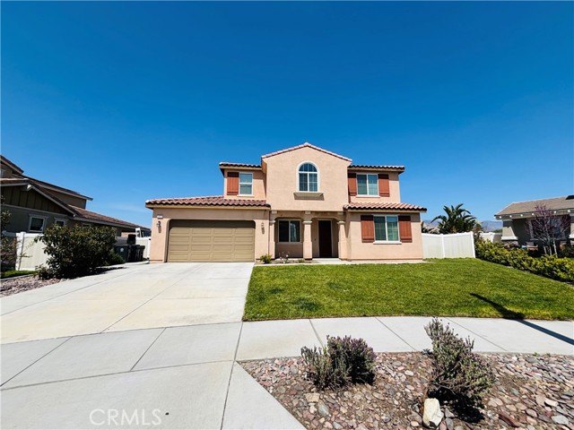 1466 Elliott Court, Redlands CA: https://media.crmls.org/medias/c41a5602-3373-4067-a18b-18b053449f3f.jpg