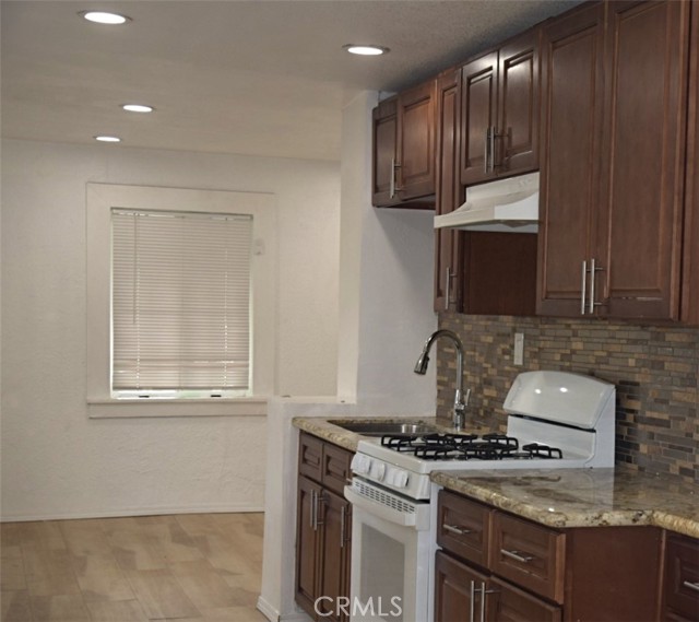 Detail Gallery Image 12 of 35 For 416 W Park, Ontario,  CA 91762 - 2 Beds | 1 Baths