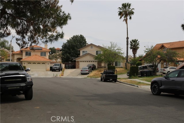 Detail Gallery Image 2 of 20 For 347 Columbine Ct, Perris,  CA 92570 - 3 Beds | 2 Baths