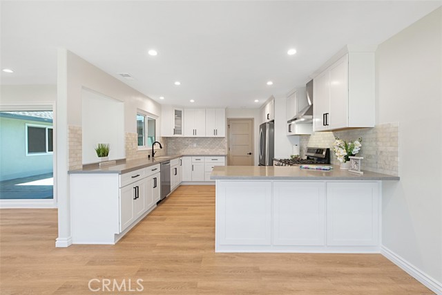 Detail Gallery Image 10 of 54 For 4021 via Manzana, San Clemente,  CA 92673 - 4 Beds | 2/1 Baths