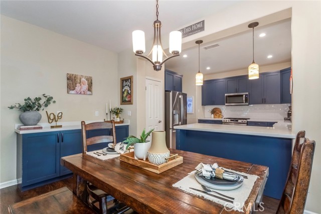 17138 Hickory Ridge Court, Canyon Country CA: https://media.crmls.org/medias/c41baec4-1020-4af5-8feb-574c1de78008.jpg