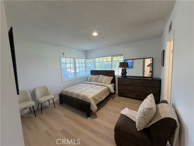 Detail Gallery Image 13 of 19 For 9660 Vanalden, Northridge,  CA 91324 - 5 Beds | 5 Baths