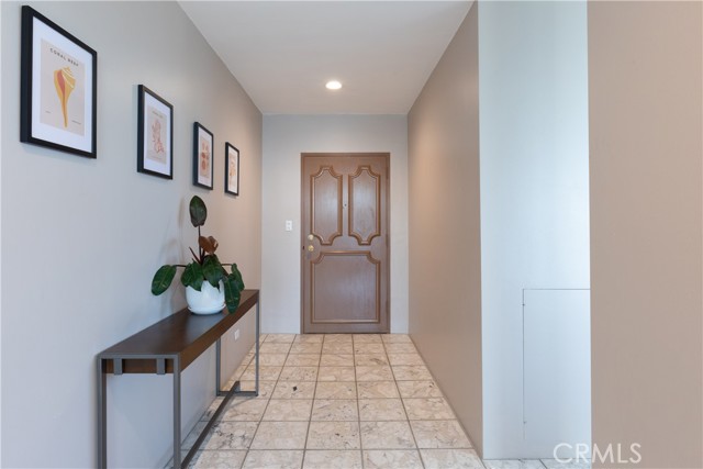 2999 E Ocean Blvd, Long Beach CA: https://media.crmls.org/medias/c41d3048-5c41-4b7d-a8c0-817d4c3a7aae.jpg