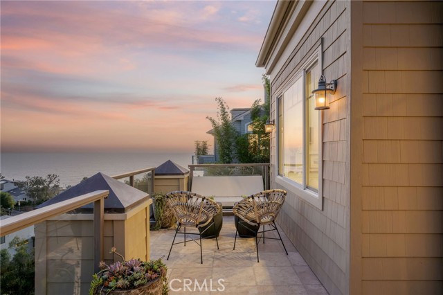 Detail Gallery Image 2 of 29 For 846 Diamond St, Laguna Beach,  CA 92651 - 3 Beds | 2/1 Baths