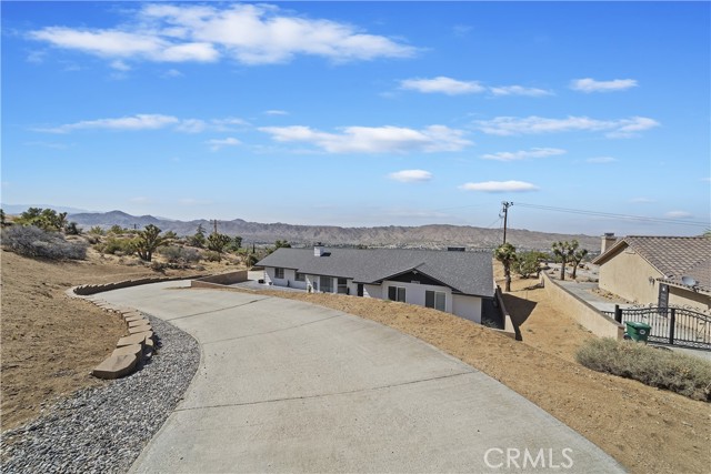 55578 Free Gold Drive, Yucca Valley CA: https://media.crmls.org/medias/c41dd736-d657-4aba-904d-09b880226ccb.jpg