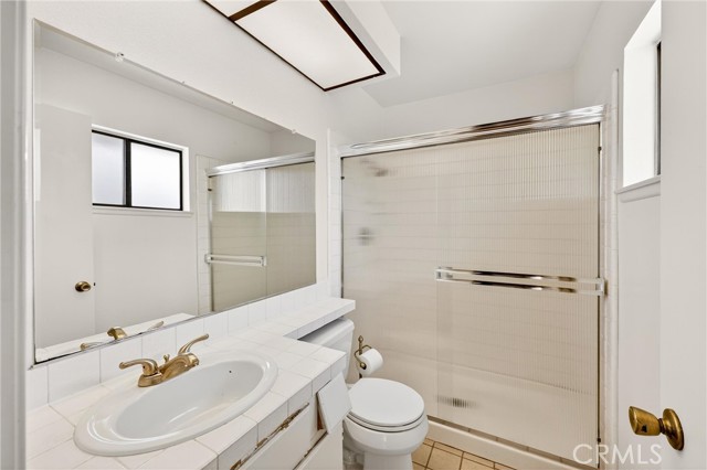 Detail Gallery Image 10 of 18 For 6800 Cedarbark Ct, Oak Park,  CA 91377 - 3 Beds | 2/1 Baths