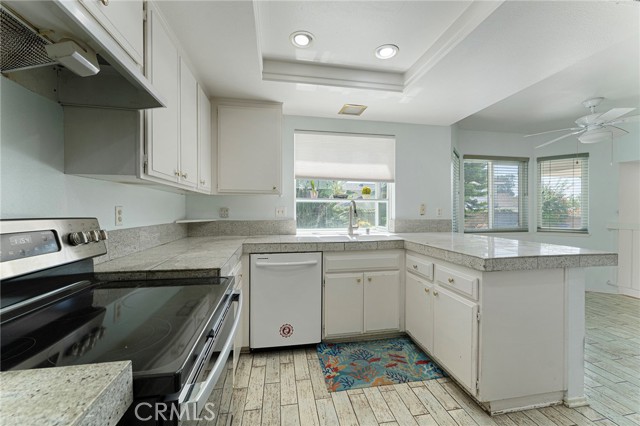 Detail Gallery Image 13 of 32 For 22976 Broadleaf, Lake Forest,  CA 92630 - 4 Beds | 3 Baths