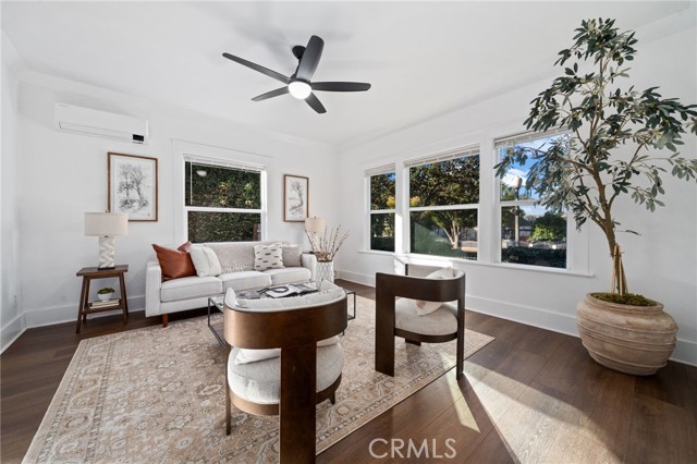 Detail Gallery Image 6 of 32 For 1148 Chestnut Ave, Long Beach,  CA 90813 - 4 Beds | 2 Baths