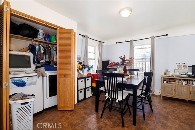 854 E 87th Place, Los Angeles CA: https://media.crmls.org/medias/c4200d92-8e74-4519-a8e0-0e0dcc2738c4.jpg