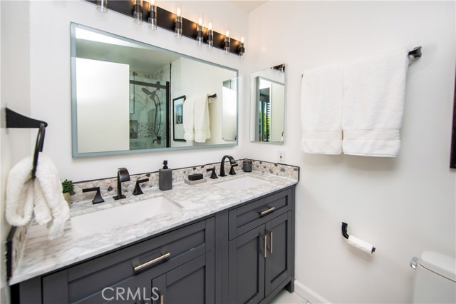 Detail Gallery Image 7 of 10 For 11949 Goshen #308,  Los Angeles,  CA 90049 - 2 Beds | 3 Baths